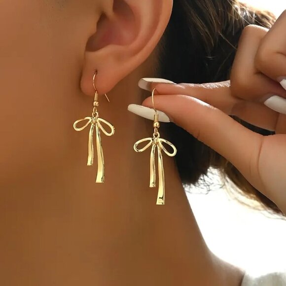Elegant & Simple Bowknot Dangle Earrings - Picture 1 of 5